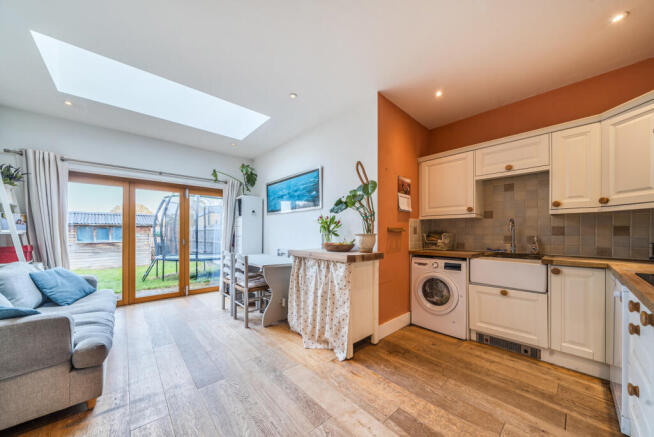 1376917-19-6911c8...