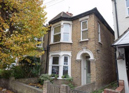 Oakleigh Park Drive, Leigh-On-Sea