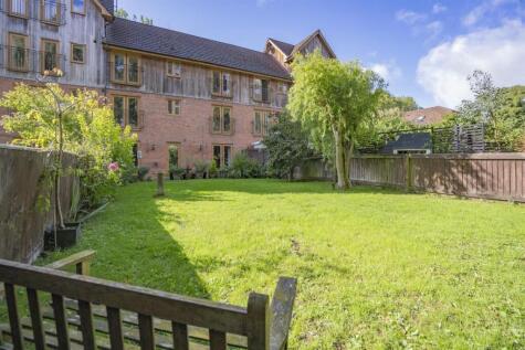 3 Moor Court, Bromyard Road, Knightwick, Worcester