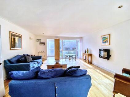 Cumber Close, Brixham, Devon