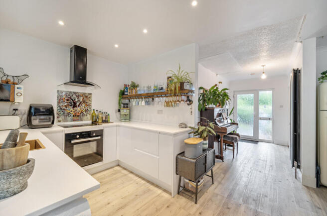 1354934-11-68cbfc...