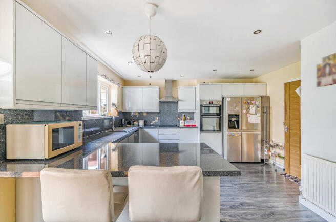 Kitchen/Breakfast Rm