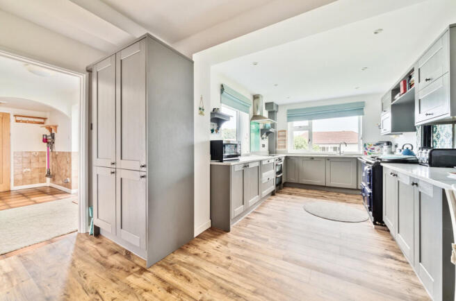 1303999-19-686410...