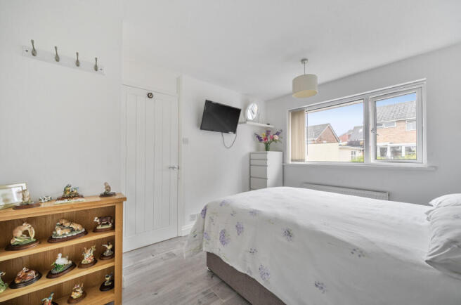 1332277-5-6890ce4...