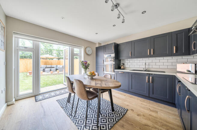 1317526-9-6863e1e...