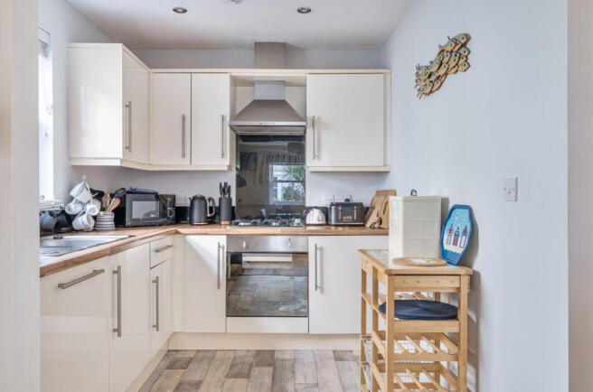 1380614-11-690e05...