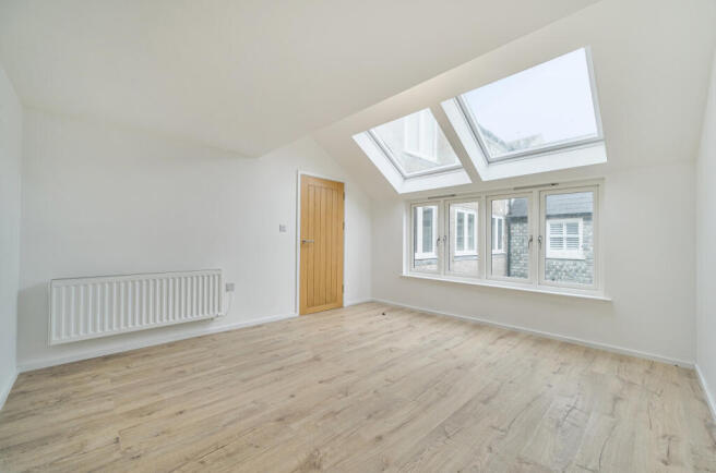 1372829-5-68ff8cc...