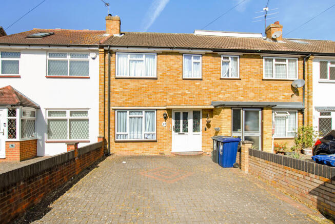 3 Bedroom Terraced House For Sale In Beechwood Avenue Greenford Ub6