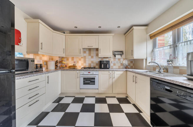 1377238-9-69149e2...