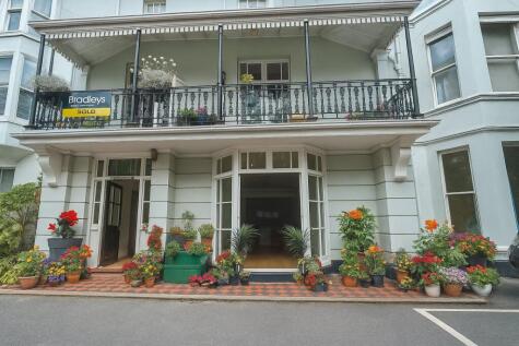 Orchard House, 7 Orchard Gardens, Teignmouth, Devon