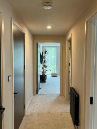 427 AOR HALLWAY.jpg