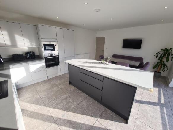 Kitchen 3.jpg