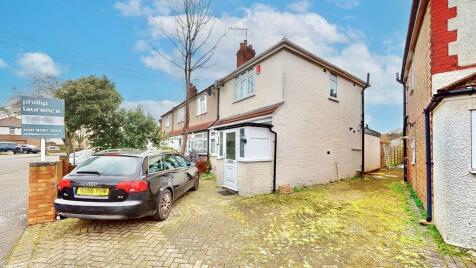 Warwick Crescent - 2 bedroom end of terrace house for sale