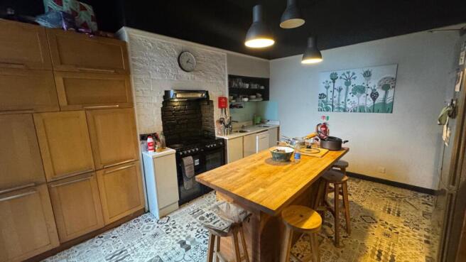 460 Kitchen.jpg