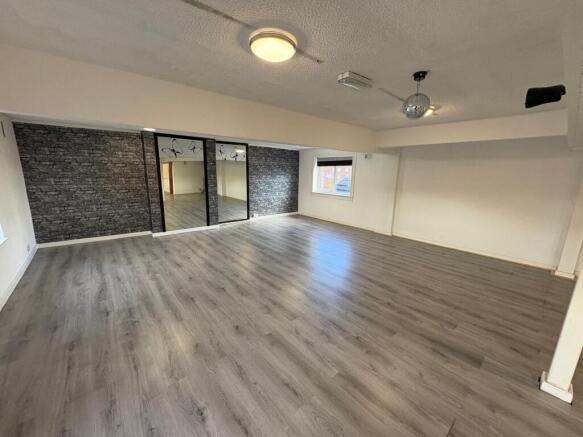 WhatsApp Image 2025-10-23 at 17.27.44 (2).jpeg