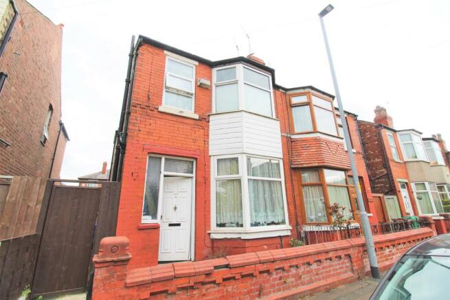 3 bedroom semi-detached house  for sale Manchester