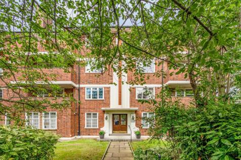 Sheen Court,
Richmond, TW10