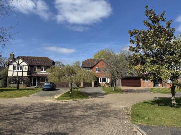 21 - Quiet area in Lincolns Mead.jpg