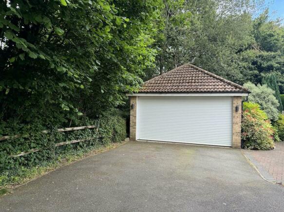 2 - Detached Garage.jpg