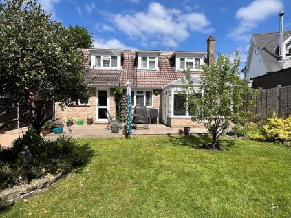 Hilton Road, New Milton, Hampshire. BH25 5EZ