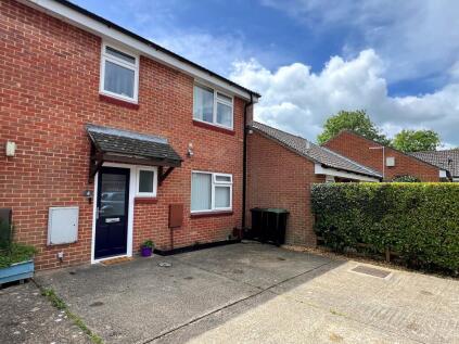 Clover Court, Ashley, New Milton, Hampshire. BH25 5XX