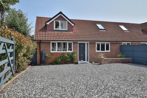 Duncan Road, Ashley, Hampshire. BH25 5AW