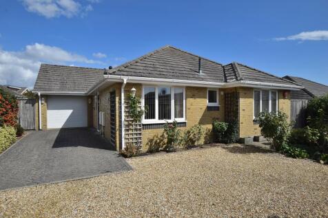 Lavender Gardens, Hordle, Lymington, Hampshire. SO41 0EY