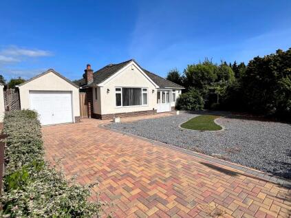 Greenfield Gardens, Barton On Sea, New Milton, Hampshire. BH25 7AT