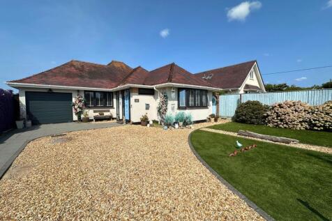 Keysworth Avenue, Barton on Sea, Hampshire. BH25 7HX