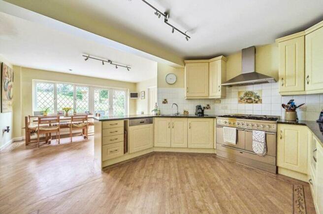 OPEN PLAN KITCHEN