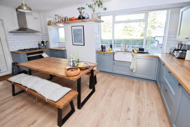 01d868ba-Kitchen
