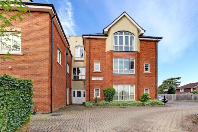 2 Bedroom Flat For Rent In Salisbury Road Marlborough Sn8