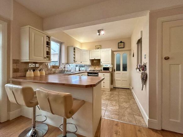 Kitchen/Dining Area 