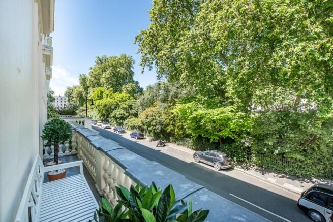 flat-eccleston-sq...