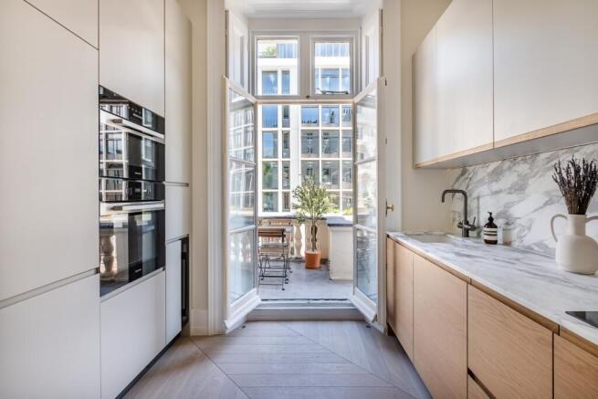 flat--eccleston-s...