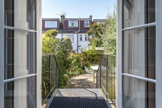 Flat-1-Clarion-Ho...