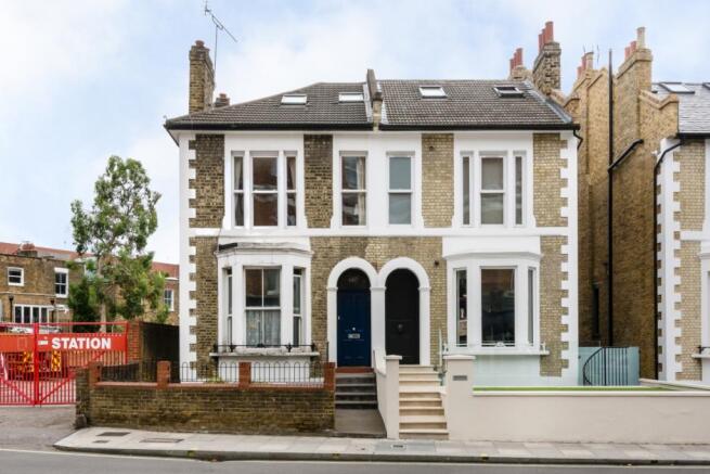 2 bedroom flat to rent in Fulham Road London SW6, SW6