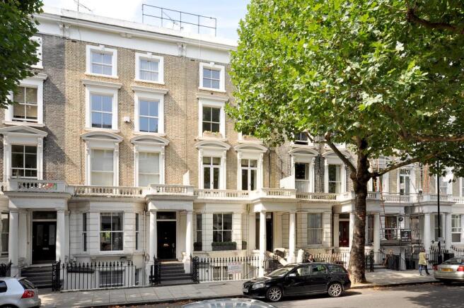 1 bedroom apartment to rent in Marloes Road London W8, W8