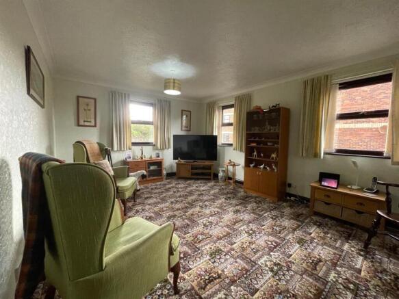 KC Lounge Close T202510241432.jpeg