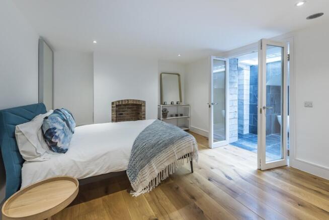 Principal bedroom