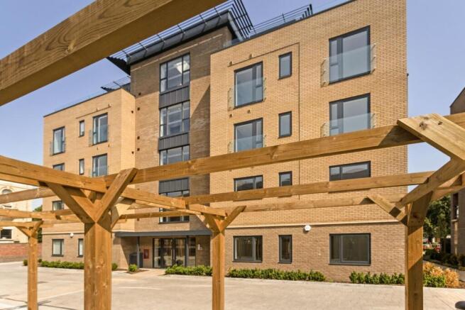 Flat 11 282882 - ...