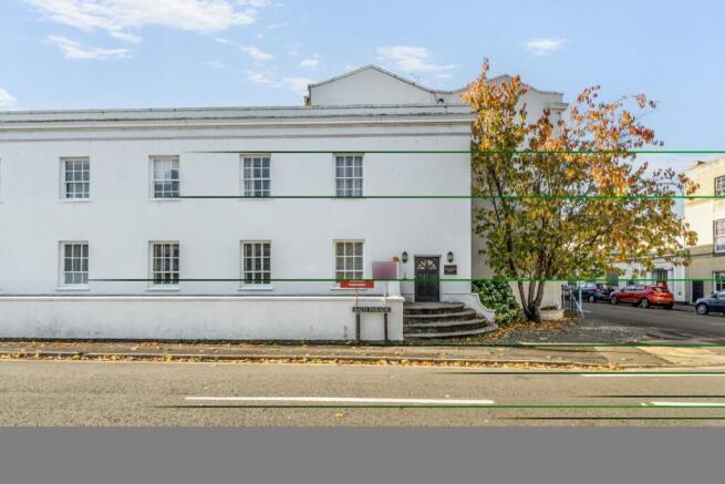 2-1372579-18-68fb...