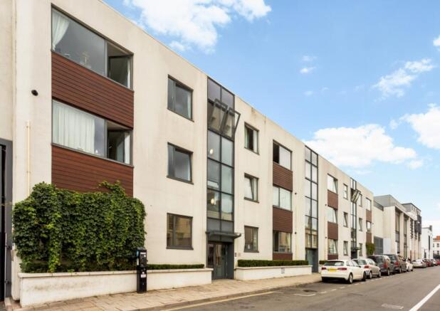 110 Henrietta Str...