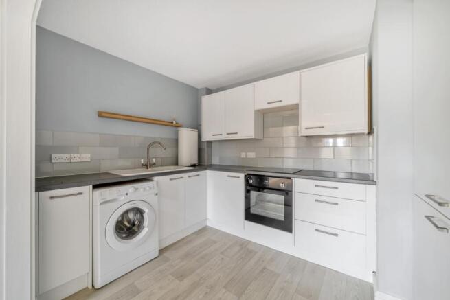 1385001-15-6925b9...