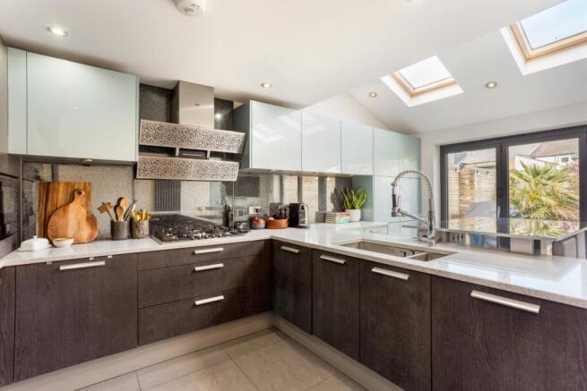 172 Oxford Road 2...