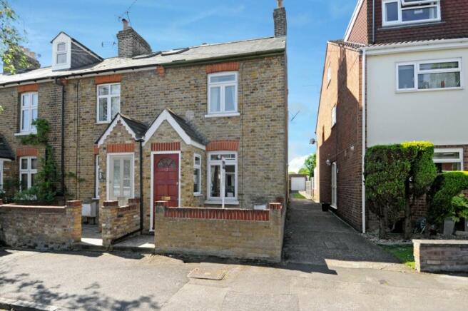 2 Bedroom Cottage To Rent In Gordon Road Windsor Sl4 Sl4