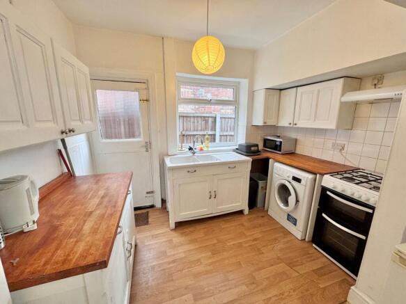 Living & Kitchen Area