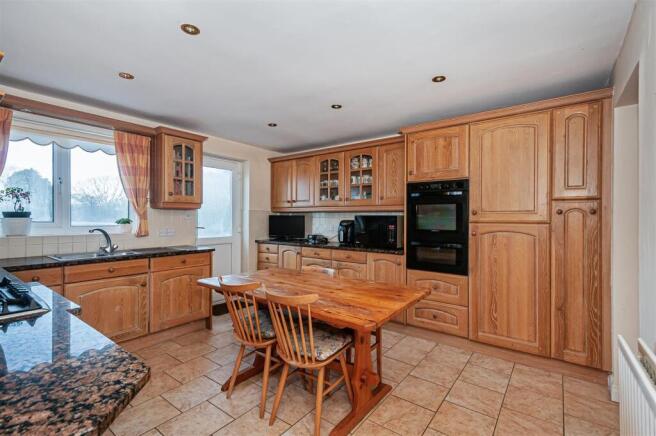 12 Drovers Rise - stills13.jpg