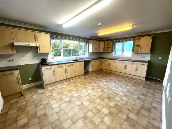 Kitchen.JPG