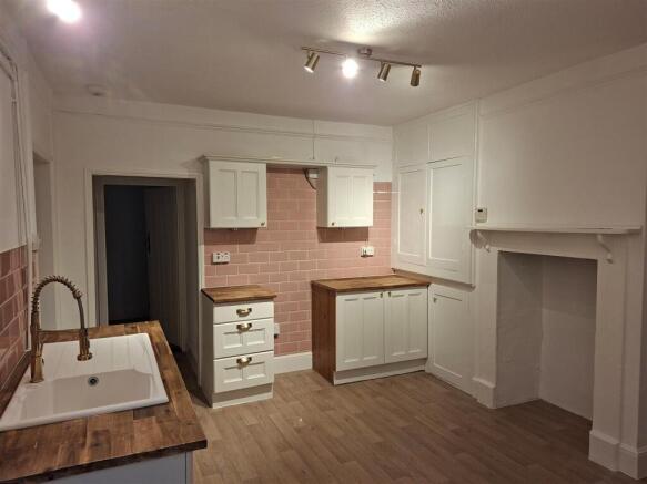 Kitchen Photo (2).jpg